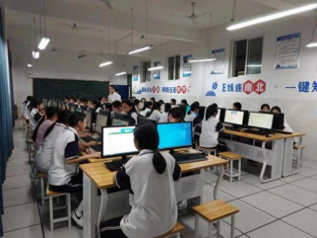 廣元精神衛生中心授牌“四川省區域兒童青少年心理健康關愛基地”，以信息技術咨詢服務賦能心理健康新篇章